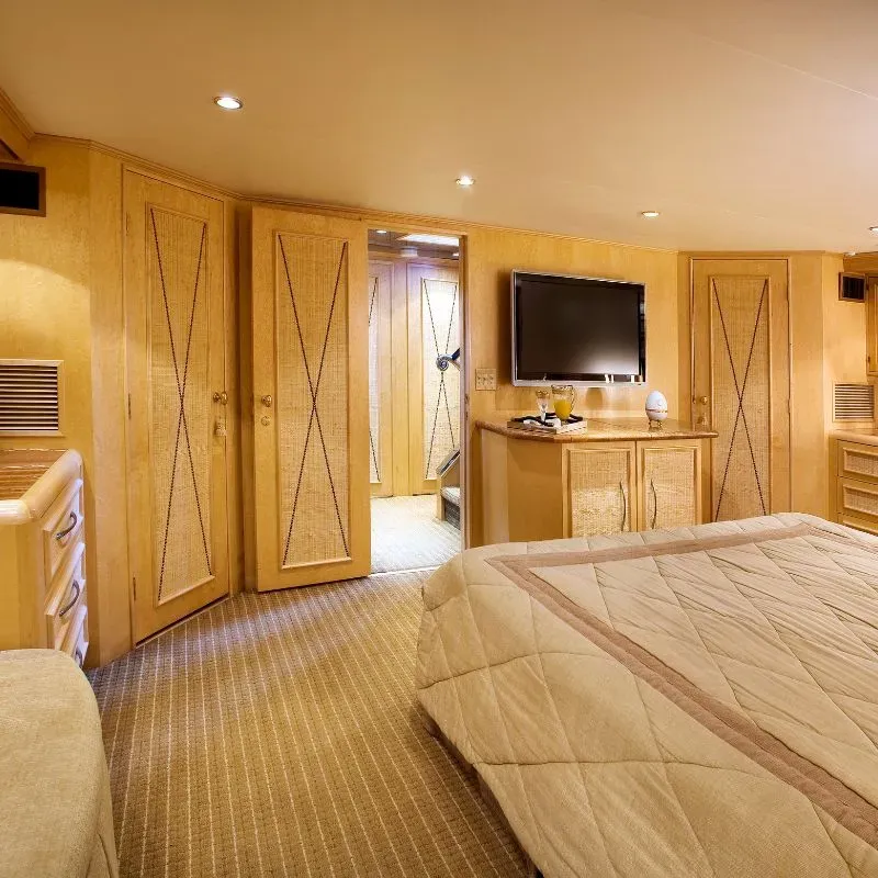 Commercial Boat Cleaning For Holiday, FL Businesses