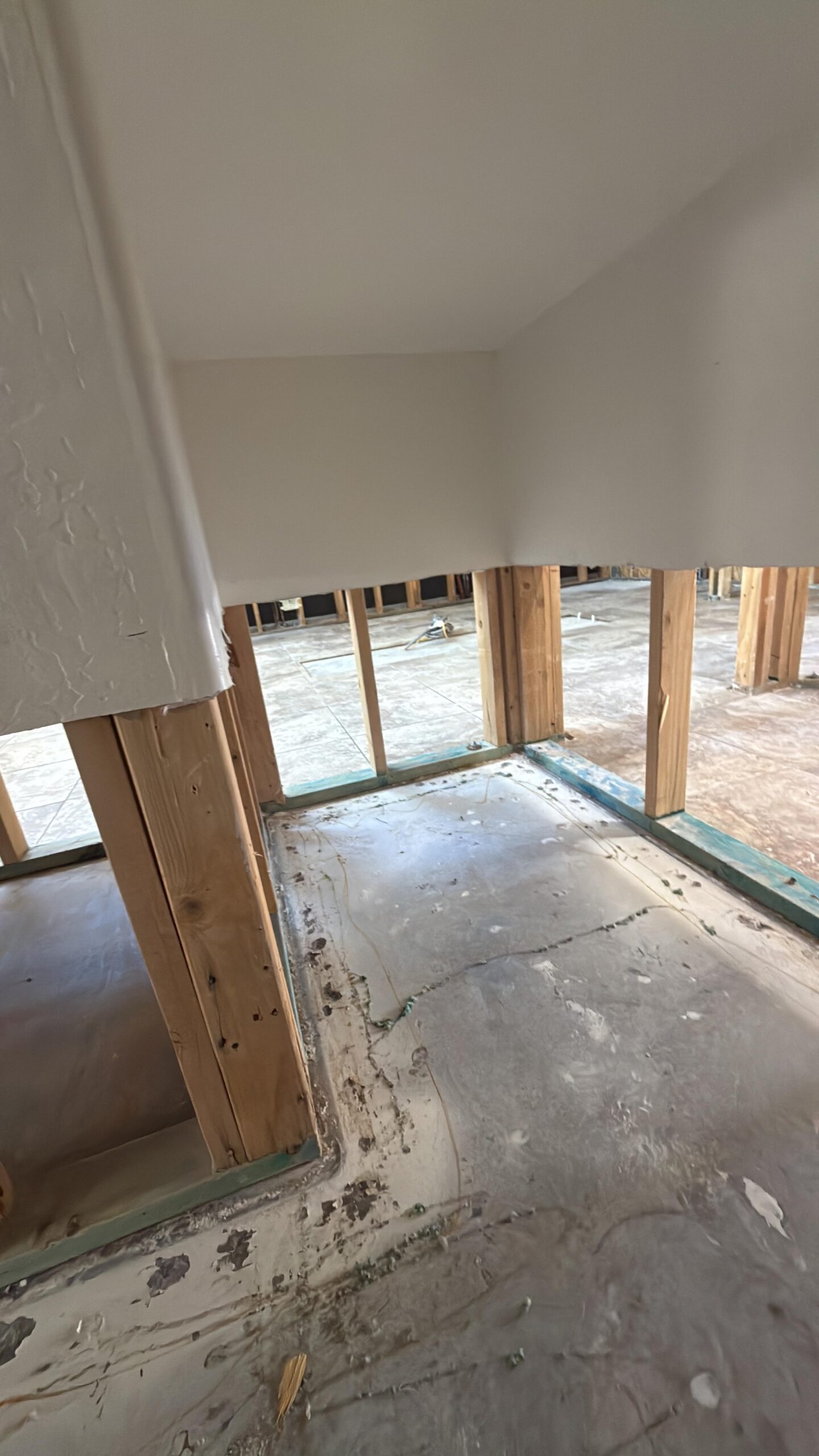 Family room fully dried and cleaned after Category 3 water damage restoration
